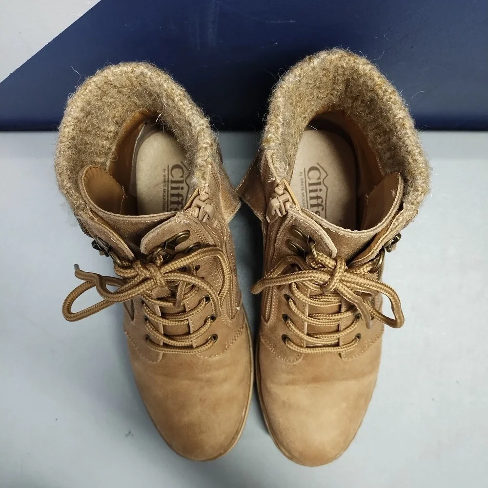 Cliffs by White Mountain Kaylee Winter Boots Womens US Size 6.5M Brown Side Zip
